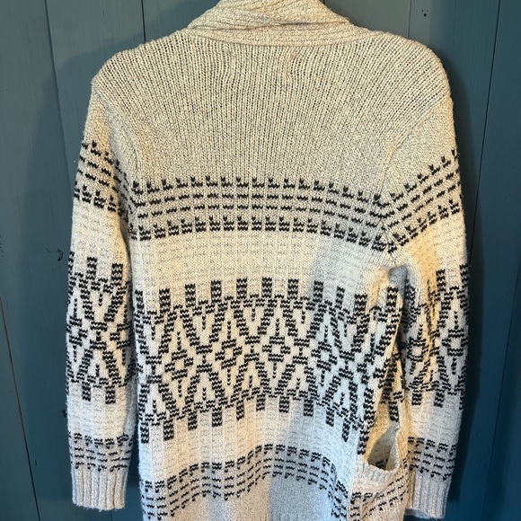 CUPCAKES & CASHMERE LONG TRIBAL SWEATER, SZ XS, Good Condition (Grey/Blk) - Picture 7 of 9